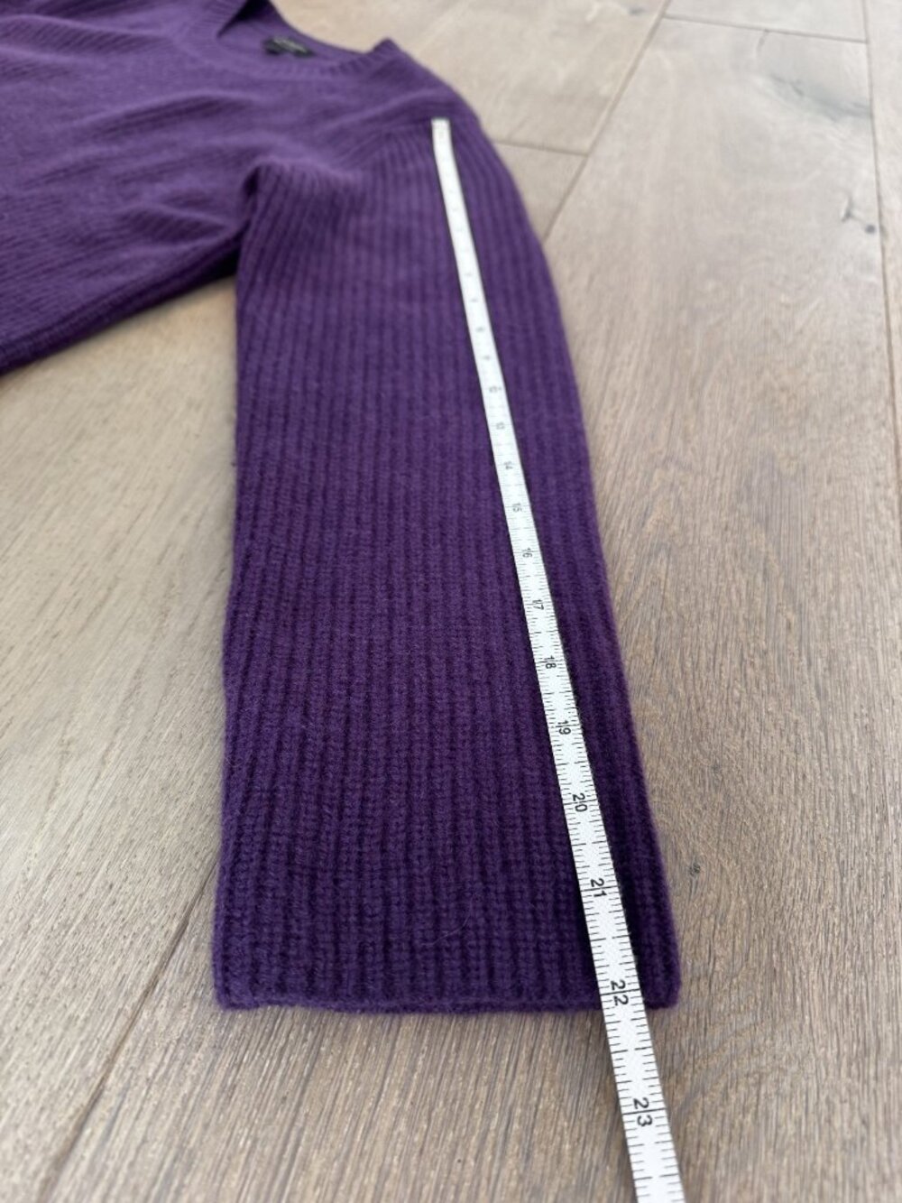 Banana Republic Lucia Relaxed Ribbed Cashmere Sweater Plum Purple Size L - Picture 11 of 13